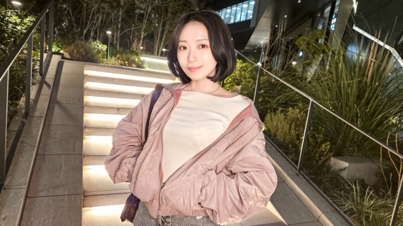 SIRO-5513 "'Just thinking that I'm being watched makes me wet. The more I'm filmed, the more my body reacts. Ito, 22 years old, a 